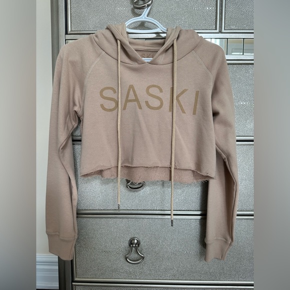 Saski Collection Cropped Hoodie - Picture 10 of 11